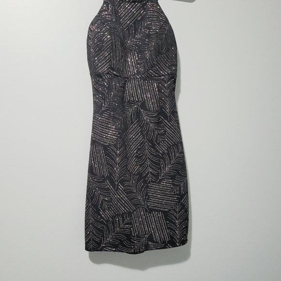 Dressess, above knee - Picture 7 of 11